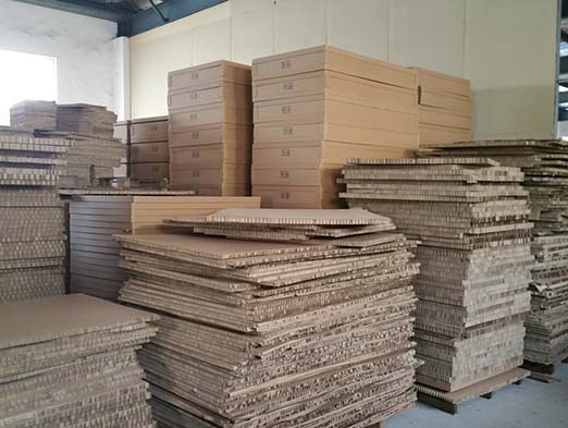 参观了青岛蜂窝纸板生产过程