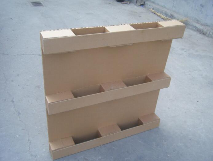 各种不同材质托盘之间不同的性能特点