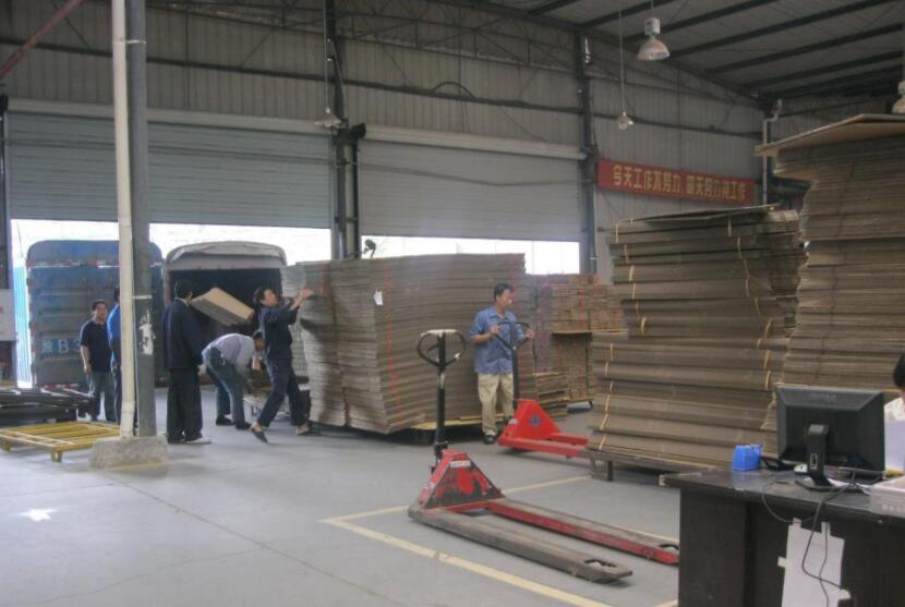 黄岛德邦物流订购我司蜂窝纸箱发货中