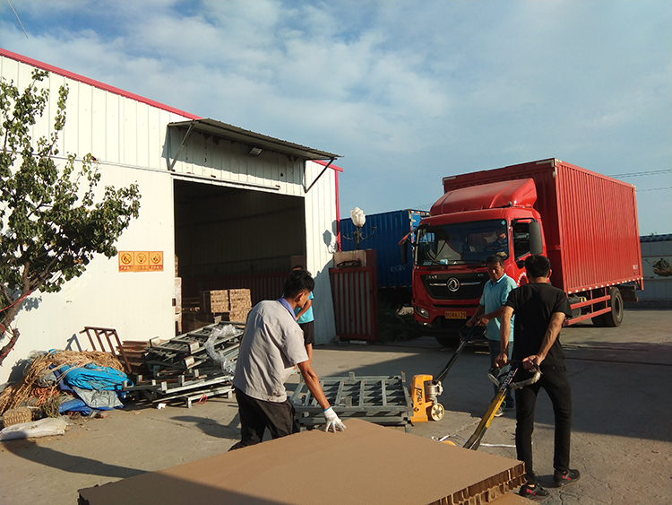 晟懋祥瓷砖厂家订购我司蜂窝纸板发货中