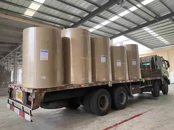 青岛英恒达包装有限公司迎来阻燃纸发货高峰