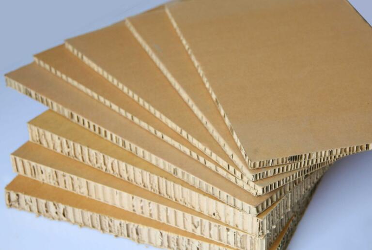 客户订购我司青岛蜂窝纸板发货成功